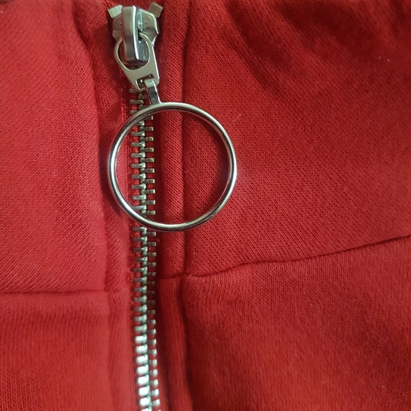 DIVIDED Cropped Sweater - Picture 11 of 15